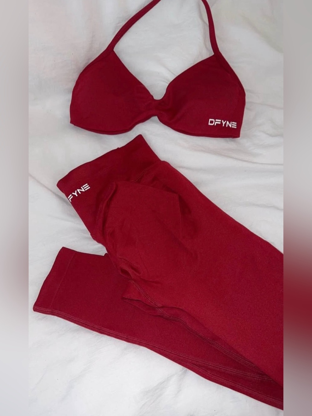 Dfyne Women Red Impact Strappy Bra & Leggings - Gym Athletic Set - Size Small